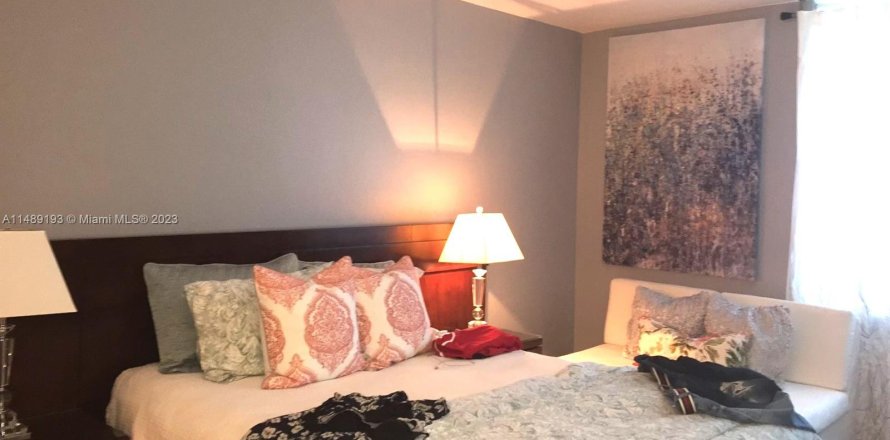 Condo in Miami Beach, Florida, 1 bedroom  № 850941