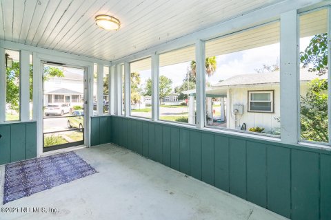 Villa ou maison à louer à Neptune Beach, Floride: 2 chambres, 74.32 m2 № 802032 - photo 2