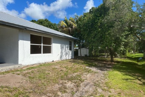 House in Vero Beach, Florida 3 bedrooms, 156.73 sq.m. № 1118570 - photo 30