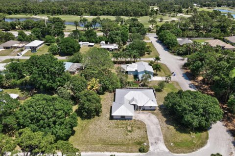 House in Vero Beach, Florida 3 bedrooms, 156.73 sq.m. № 1118570 - photo 7