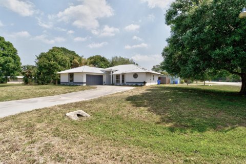 House in Vero Beach, Florida 3 bedrooms, 156.73 sq.m. № 1118570 - photo 27