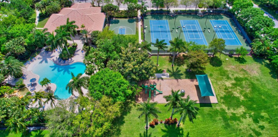 Casa en Lake Worth, Florida 5 dormitorios, 261.61 m2 № 1118743