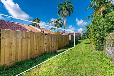 Adosado en venta en Miami, Florida, 2 dormitorios, 103.59 m2 № 1387897 - foto 22