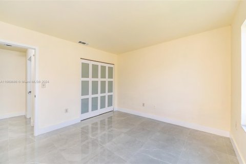 Townhouse in Miami, Florida 2 bedrooms, 103.59 sq.m. № 1387897 - photo 18