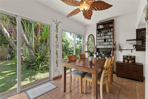 House in Miami Beach, Florida 2 bedrooms, 105.35 sq.m. № 1181646 - photo 2