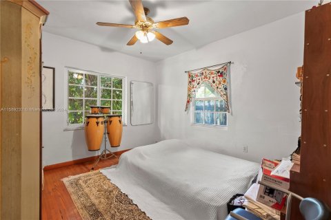 House in Miami Beach, Florida 2 bedrooms, 105.35 sq.m. № 1181646 - photo 6