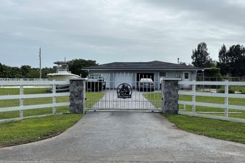 Villa ou maison à vendre à Homestead, Floride: 3 chambres, 224.64 m2 № 942923 - photo 2