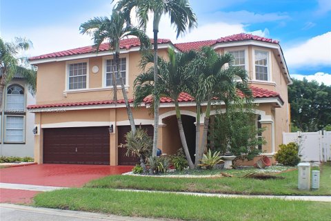 Villa ou maison à vendre à Pembroke Pines, Floride: 6 chambres, 336.49 m2 № 1372643 - photo 1