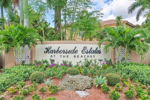 Villa ou maison à vendre à Pembroke Pines, Floride: 6 chambres, 336.49 m2 № 1372643 - photo 3