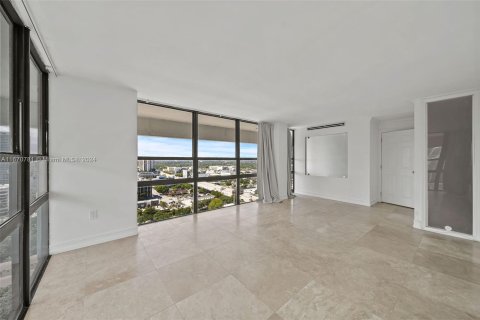 Condo in Miami, Florida, 2 bedrooms  № 1389960 - photo 7