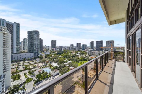 Condo in Miami, Florida, 2 bedrooms  № 1389960 - photo 5