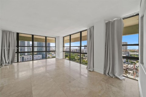 Condo in Miami, Florida, 2 bedrooms  № 1389960 - photo 6