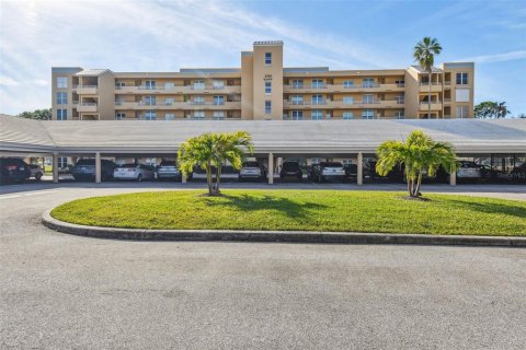 Condo in Bradenton, Florida, 2 bedrooms  № 1372147 - photo 1