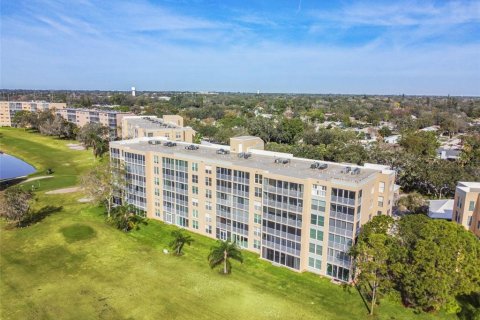 Condo in Bradenton, Florida, 2 bedrooms  № 1372147 - photo 12