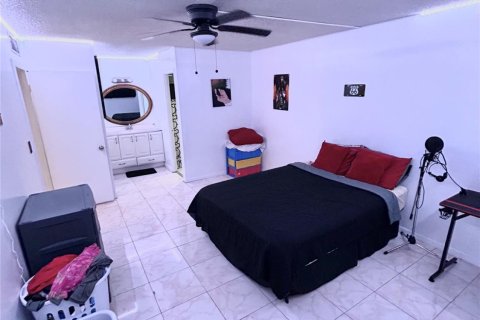 Condo in Lauderhill, Florida, 2 bedrooms  № 655831 - photo 2