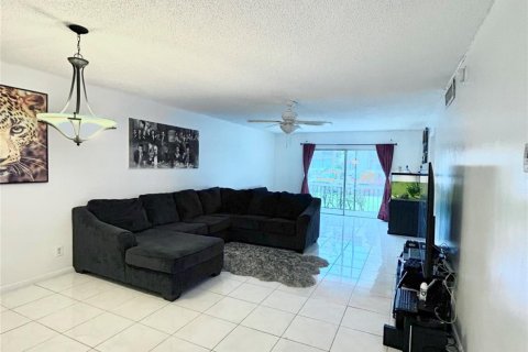Condo in Lauderhill, Florida, 2 bedrooms  № 655831 - photo 7