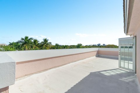 Condo in Fort Lauderdale, Florida, 3 bedrooms  № 982014 - photo 7