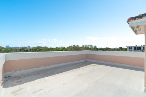 Condo in Fort Lauderdale, Florida, 3 bedrooms  № 982014 - photo 6