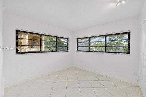 Condominio en venta en Coral Gables, Florida, 2 dormitorios, 87.7 m2 № 1428512 - foto 8