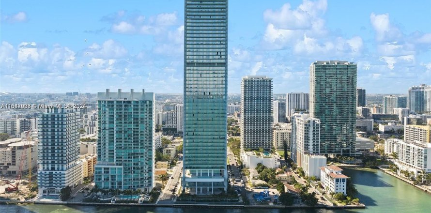 Condo in Miami, Florida, 1 bedroom  № 1332203