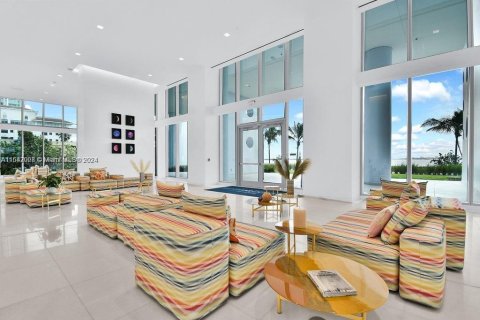 Condominio en alquiler en Miami, Florida, 1 dormitorio, 63.17 m2 № 1332203 - foto 7