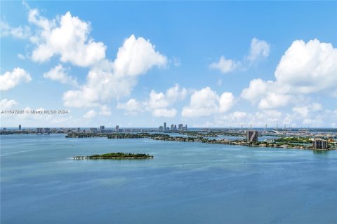 Condo in Miami, Florida, 1 bedroom  № 1332203 - photo 12