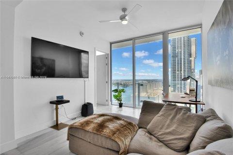 Condo in Miami, Florida, 1 bedroom  № 1332203 - photo 13