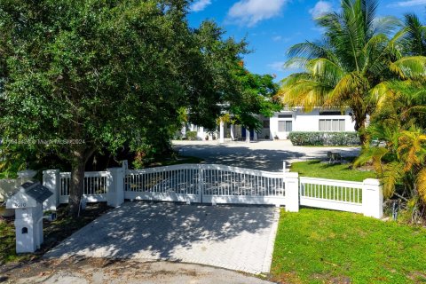 Villa ou maison à vendre à Coral Springs, Floride: 9 chambres, 758.73 m2 № 1332177 - photo 28