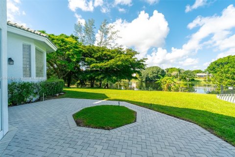 Casa en venta en Coral Springs, Florida, 9 dormitorios, 758.73 m2 № 1332177 - foto 19