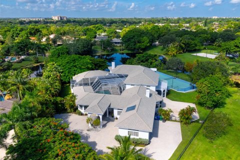 Villa ou maison à vendre à Coral Springs, Floride: 9 chambres, 758.73 m2 № 1332177 - photo 1