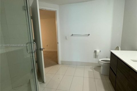 Condominio en alquiler en Miami, Florida, 2 dormitorios, 111.02 m2 № 1332204 - foto 7