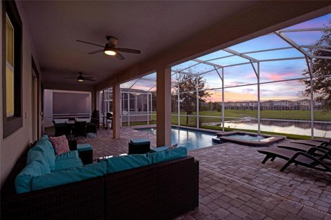 House in Davenport, Florida 8 bedrooms, 363.81 sq.m. № 1383984 - photo 28