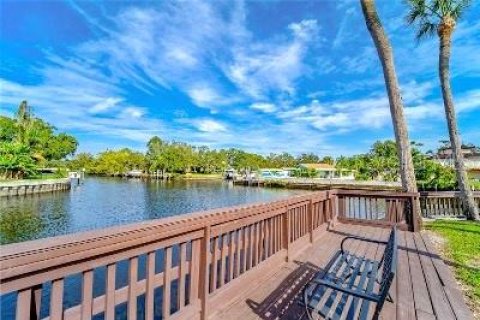 Condo in Tampa, Florida, 3 bedrooms  № 1393941 - photo 26