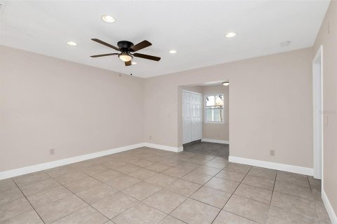 Apartment in Orlando, Florida 3 bedrooms, 118.36 sq.m. № 1378259 - photo 12