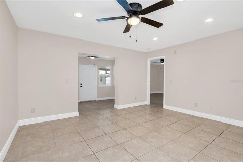 Apartment in Orlando, Florida 3 bedrooms, 118.36 sq.m. № 1378259 - photo 13