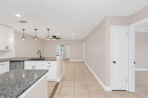 Appartement à louer à Orlando, Floride: 3 chambres, 118.36 m2 № 1378259 - photo 5