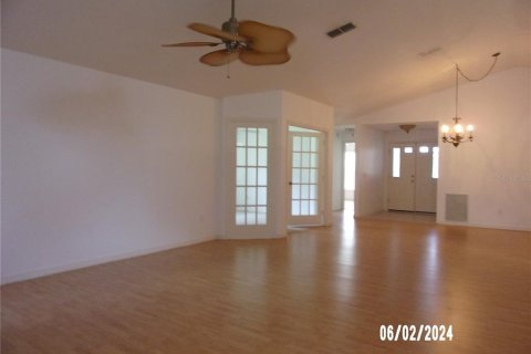 Villa ou maison à louer à Summerfield, Floride: 2 chambres, 164.07 m2 № 1378217 - photo 7