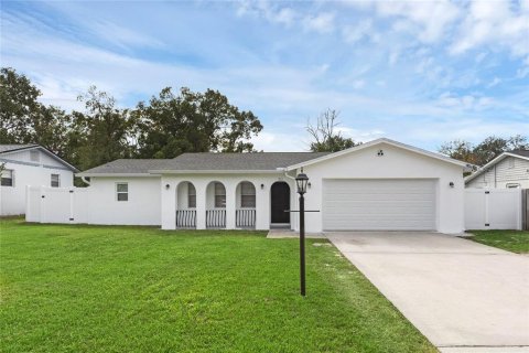 House in Deltona, Florida 3 bedrooms, 157.56 sq.m. № 1411692 - photo 1