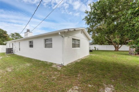 House in Deltona, Florida 3 bedrooms, 157.56 sq.m. № 1411692 - photo 23