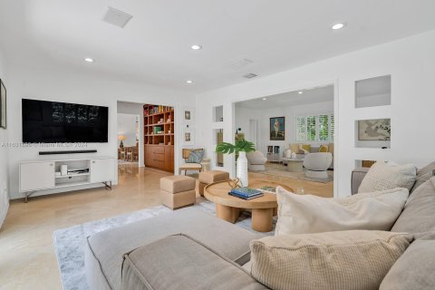 Casa en venta en Miami Beach, Florida, 5 dormitorios, 439.61 m2 № 1305476 - foto 5