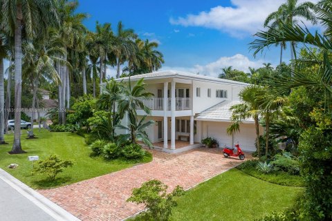 Villa ou maison à vendre à Miami Beach, Floride: 5 chambres, 439.61 m2 № 1305476 - photo 2