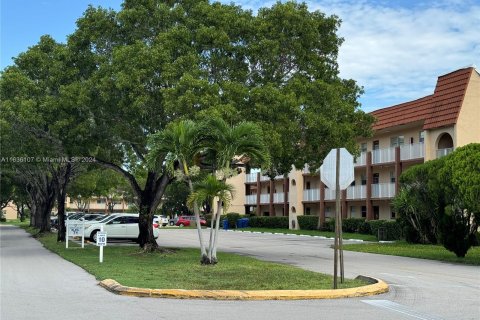 Condominio en venta en Sunrise, Florida, 1 dormitorio, 59.46 m2 № 1305441 - foto 2