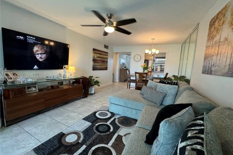 Condo in Sunrise, Florida, 1 bedroom  № 1305441 - photo 24