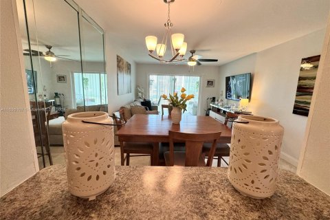 Condo in Sunrise, Florida, 1 bedroom  № 1305441 - photo 15