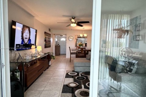 Condo in Sunrise, Florida, 1 bedroom  № 1305441 - photo 22