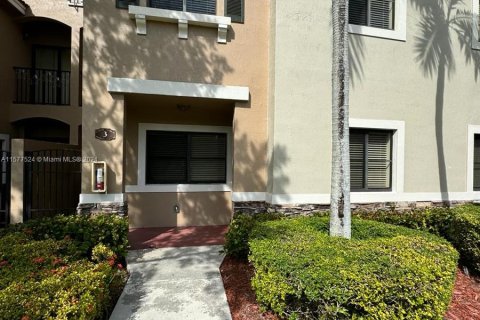 Condominio en venta en Cutler Bay, Florida, 2 dormitorios, 105.91 m2 № 1147160 - foto 1