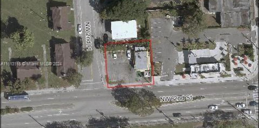 Commercial property in Miami, Florida № 1235249