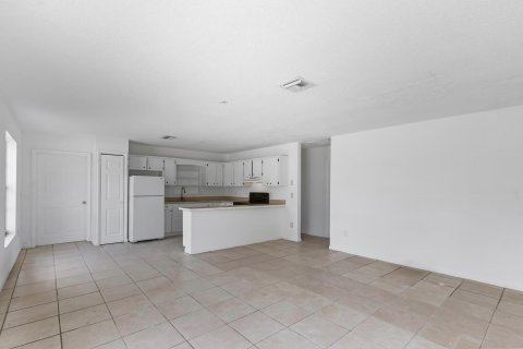 Купить коммерческую недвижимость в Лейк-Уорт, Флорида 214.05м2, № 1094107 - фото 11