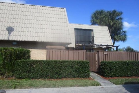 Townhouse in West Palm Beach, Florida 2 bedrooms, 114.83 sq.m. № 1093005 - photo 13