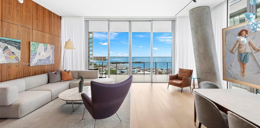 Condo in Miami, Florida, 4 bedrooms  № 1270508